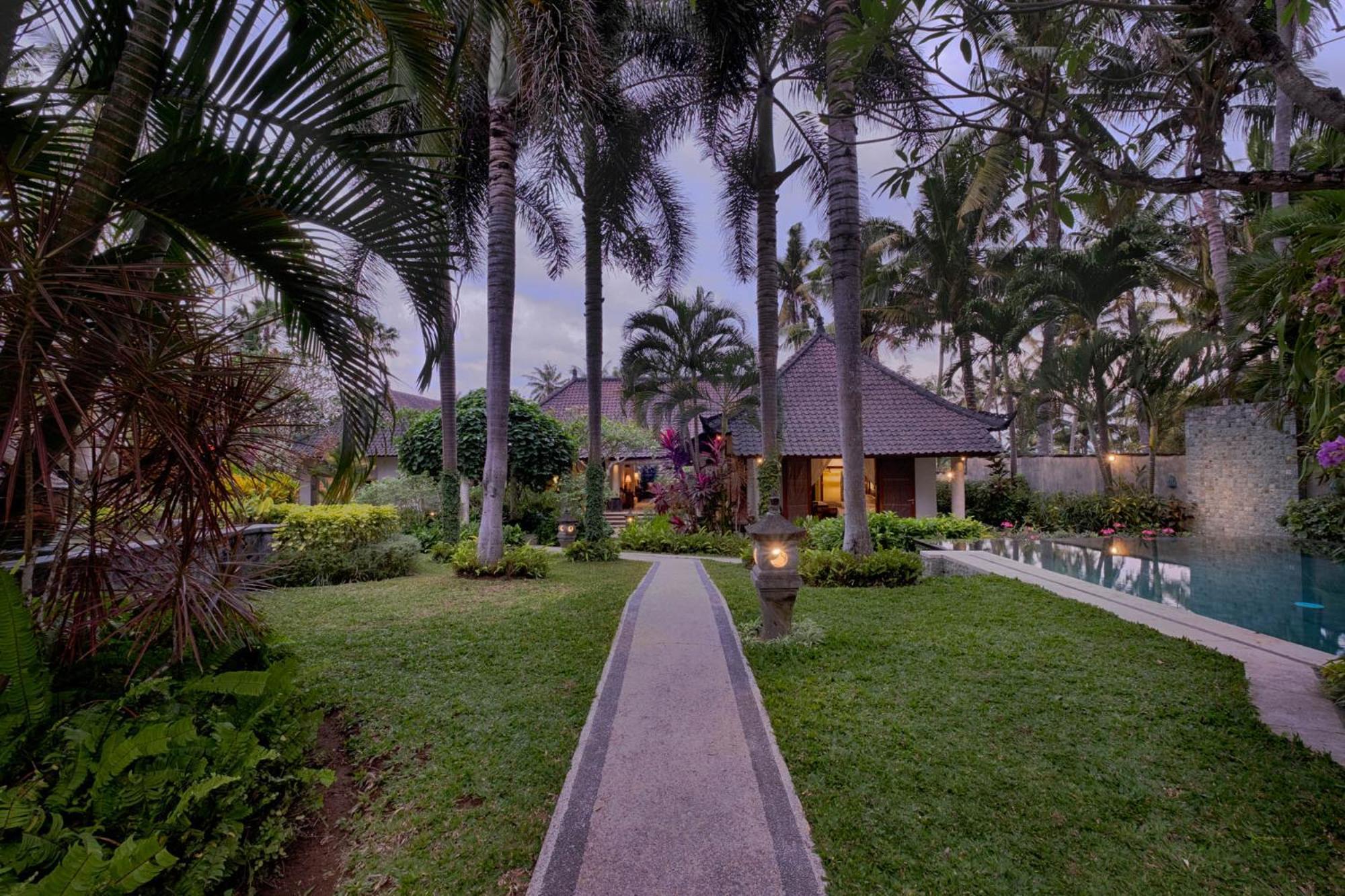 Kutus Kutus Saba Beach Villa Yogyakarta Dış mekan fotoğraf